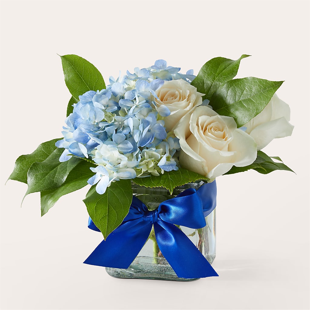 Sky Blue Delight Bouquet – BLOSSOMS & BALLOONS FLORIST, Roseville CA