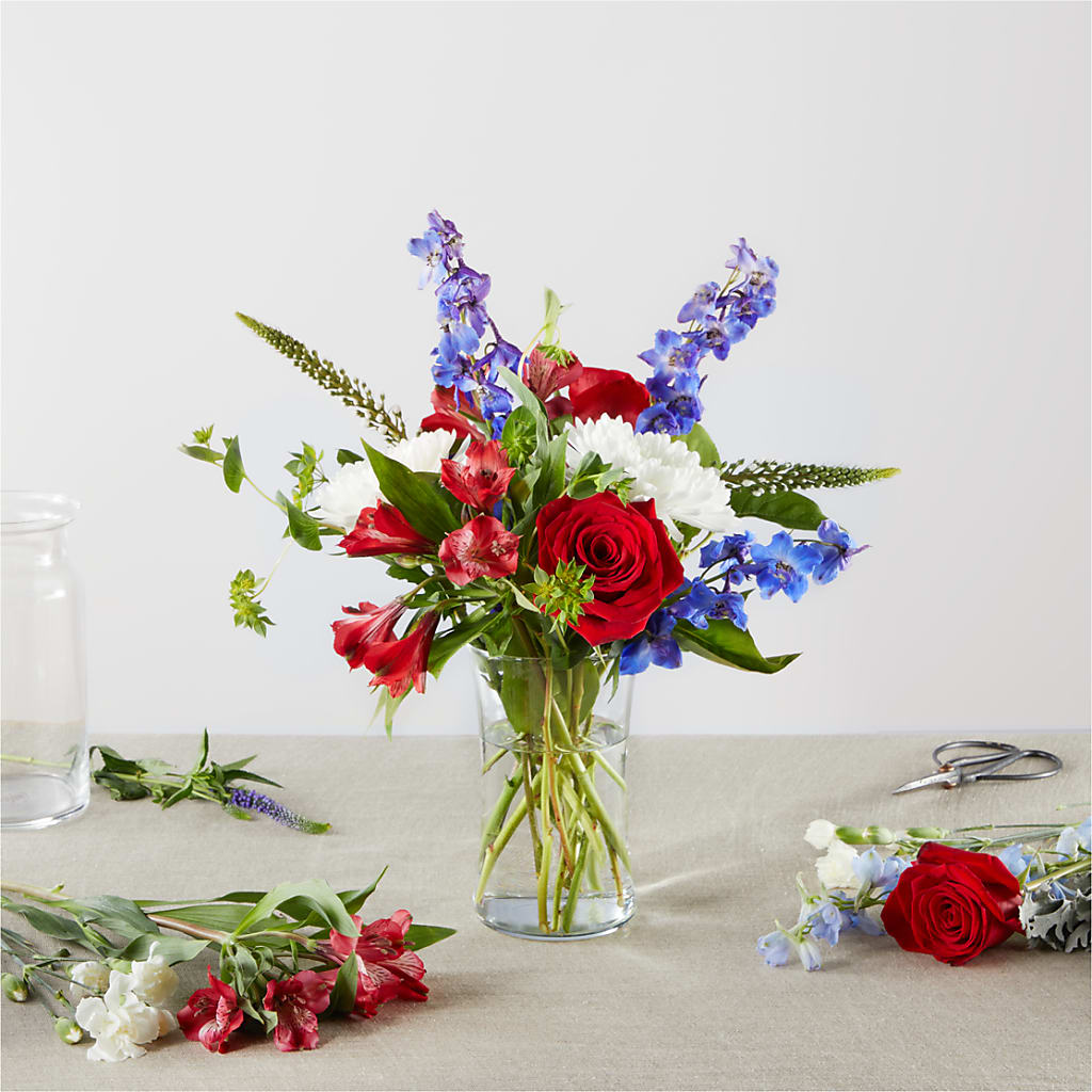 Star Spangled - A Florist Original – BLOSSOMS & BALLOONS FLORIST, Roseville CA