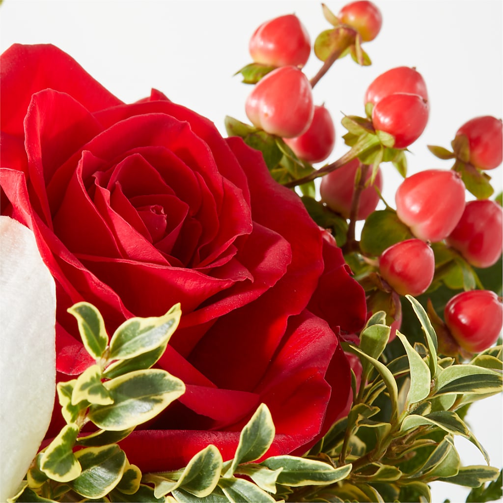 Snowy Wonderland Bouquet – BLOSSOMS & BALLOONS FLORIST, Roseville CA