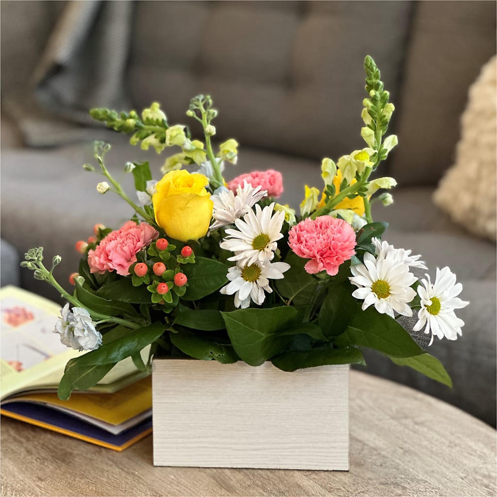 Sun Salutation Box Bouquet – BLOSSOMS & BALLOONS FLORIST, Roseville CA