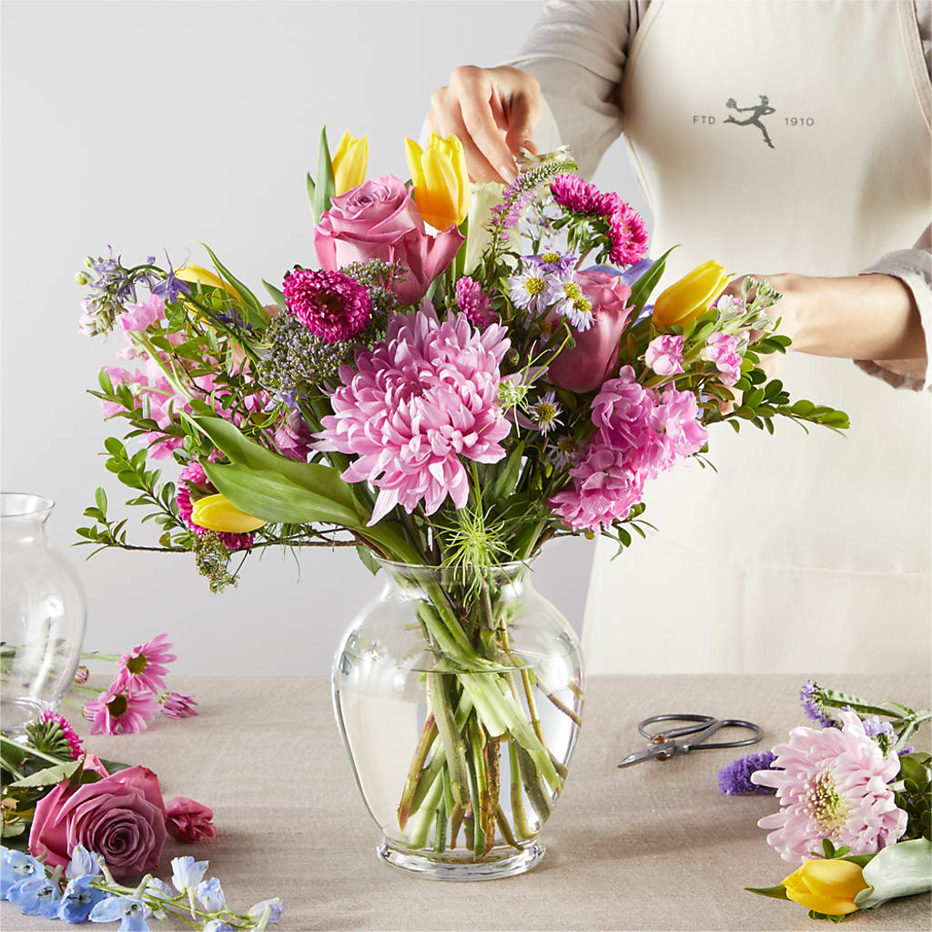 Pastel Tradition - A Florist Original – BLOSSOMS & BALLOONS FLORIST, Roseville CA