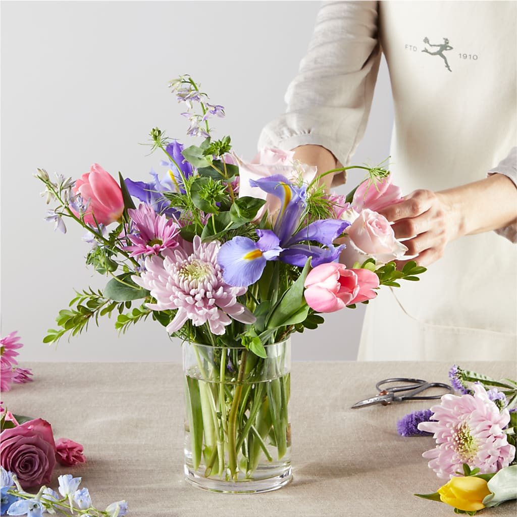 Pastel Tradition - A Florist Original – BLOSSOMS & BALLOONS FLORIST, Roseville CA
