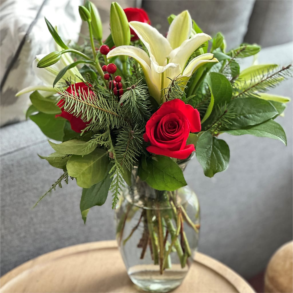 Sparkling Snowflakes Bouquet – BLOSSOMS & BALLOONS FLORIST, Roseville CA