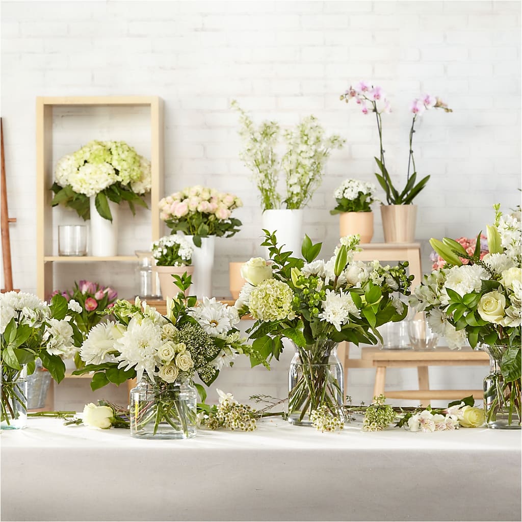 Classic Ivory – A Florist Original – BLOSSOMS & BALLOONS FLORIST, Roseville CA