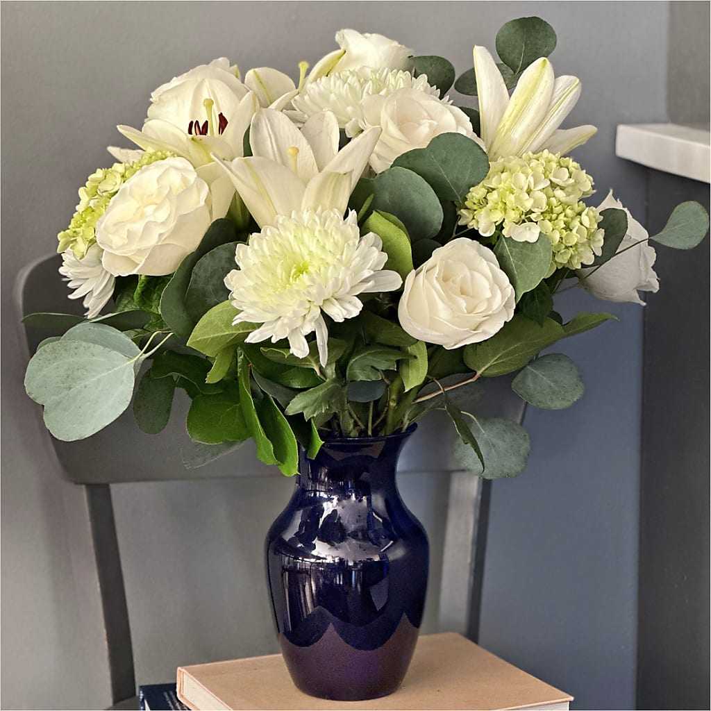 Snowy Dreams Bouquet – BLOSSOMS & BALLOONS FLORIST, Roseville CA