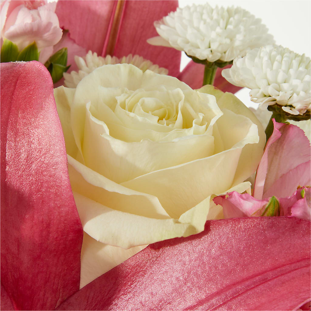 Piece of Cake Bouquet – BLOSSOMS & BALLOONS FLORIST, Roseville CA